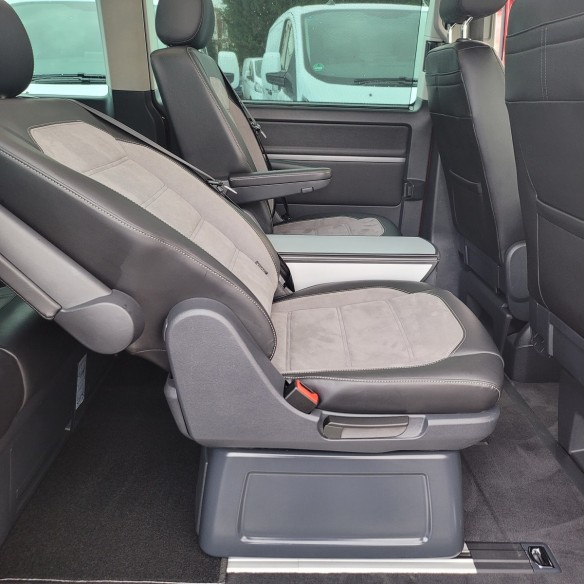 VW-T6-Multivan-Highline-4Motion-fortana-rotmetalic-15