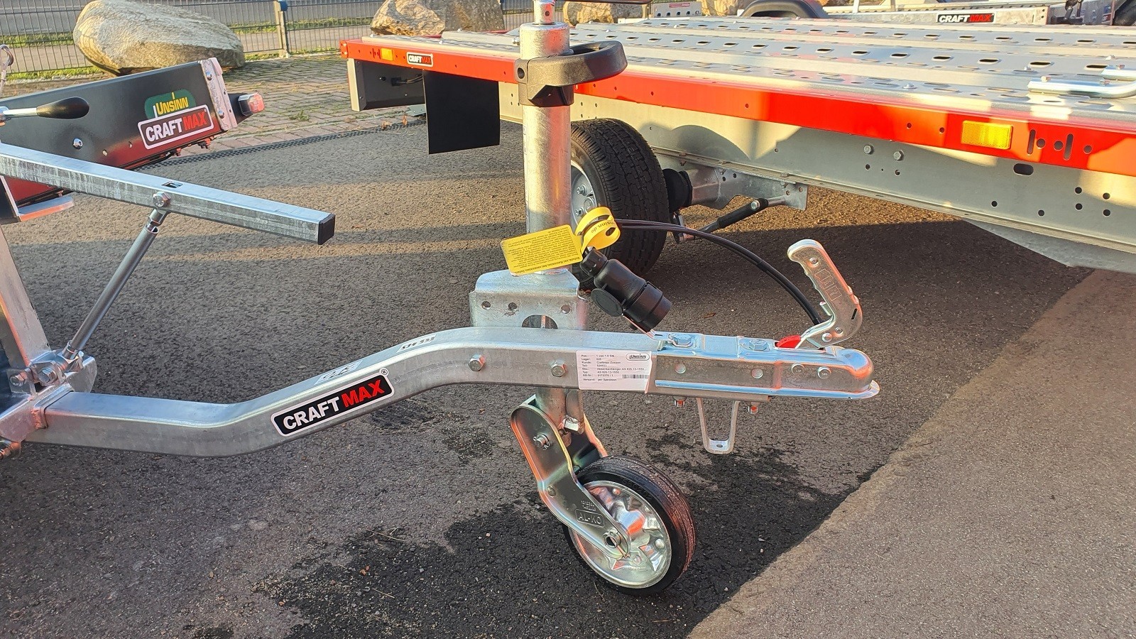 CRAFTMAX-CROSS-blackedition-Motorradtransporter-750-Kg-Absenk-Kippanhaenger-mechanisch-2