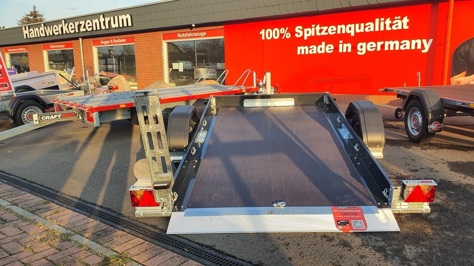 CRAFTMAX-CROSS-blackedition-Motorradtransporter-750-Kg-Absenk-Kippanhaenger-mechanisch-10