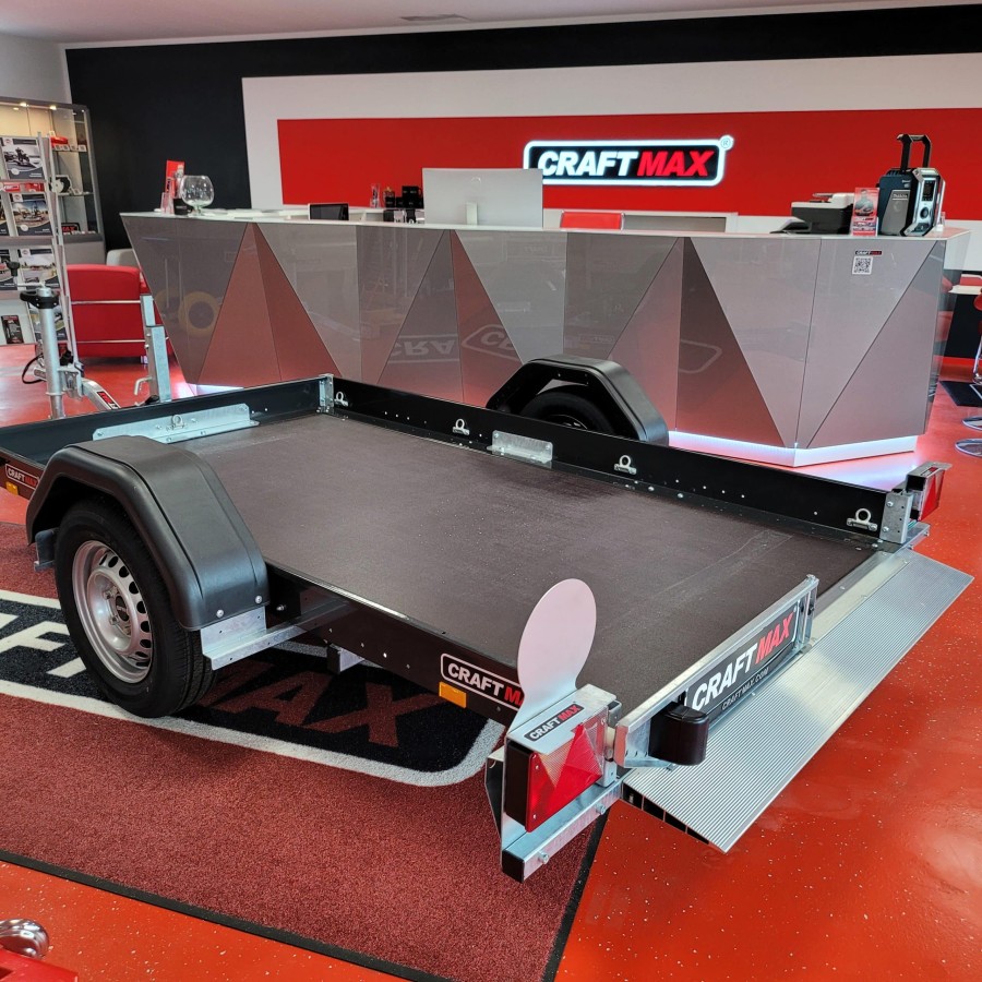 CRAFTMAX-CROSS-Motorradtransporter-Absenk-Kippanhaenger-Sondermodell-dark-edition-mechanisch-750Kg-ungebremst-2-scaled-1