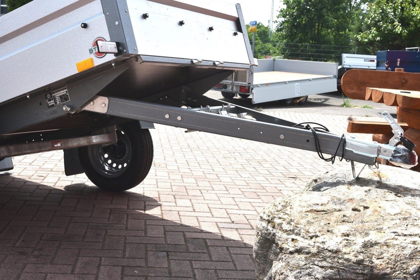 STEMA-Anhaenger-FT-750kg-ungebremst-mit-Kippdeichsel-2010×1080-mm-2