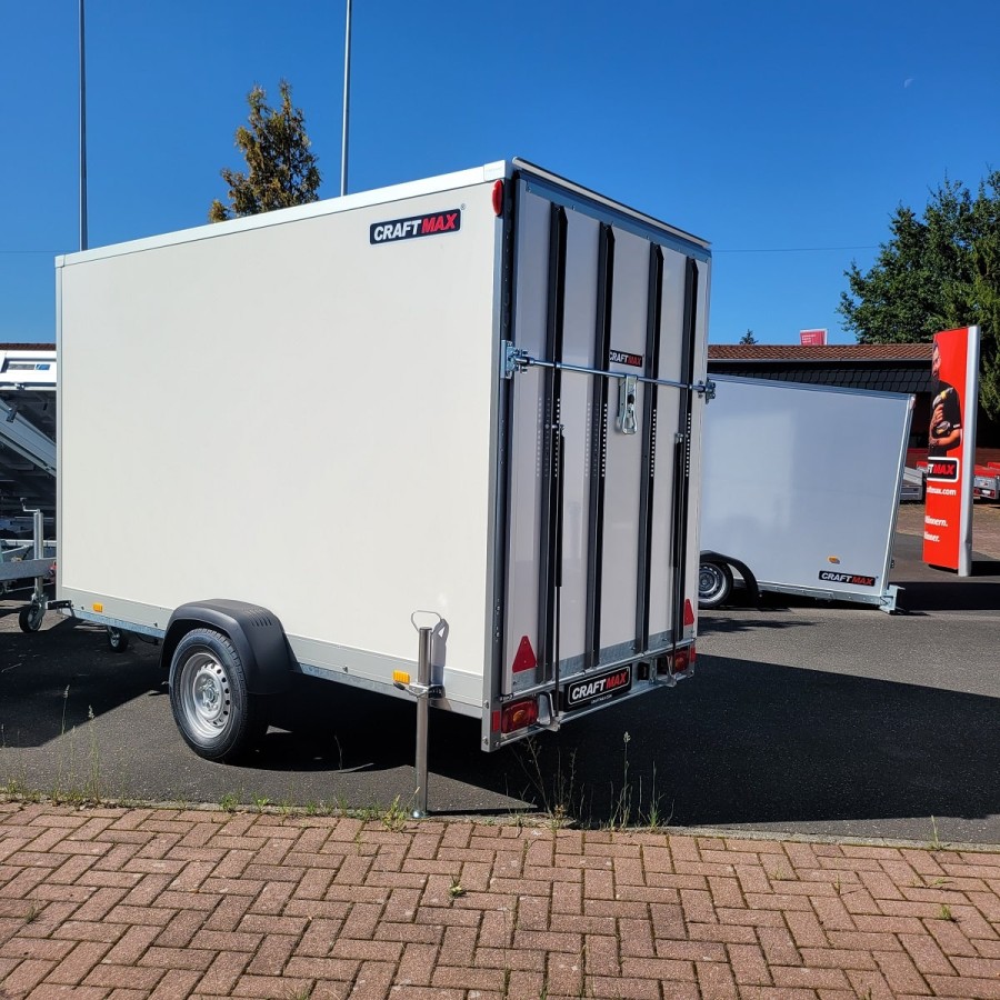 Plywood-1300-GFK-Kofferanhaenger-grosse-Rampe-3.05×1.57x1-1