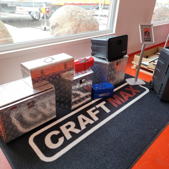 CRAFTMAX-Aluminium-Staubox-fuer-PKW-Anhaenger-zum-Auf-oder-Unterbau