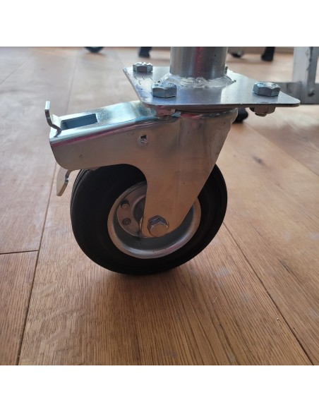 Rollgeruest-Leichtbau-schnell-aufbauen-2