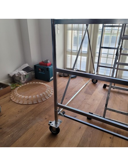 Rollgeruest-Leichtbau-schnell-aufbauen-4