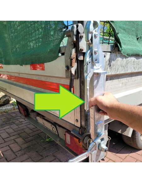 Pendelklappenverschluss-mit-Eckrunge-rechts