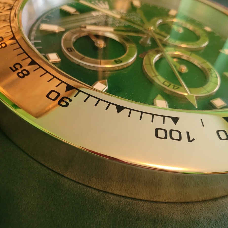 ROLEX-Daytona-Haendler-Wanduhr-gold-gruen-5