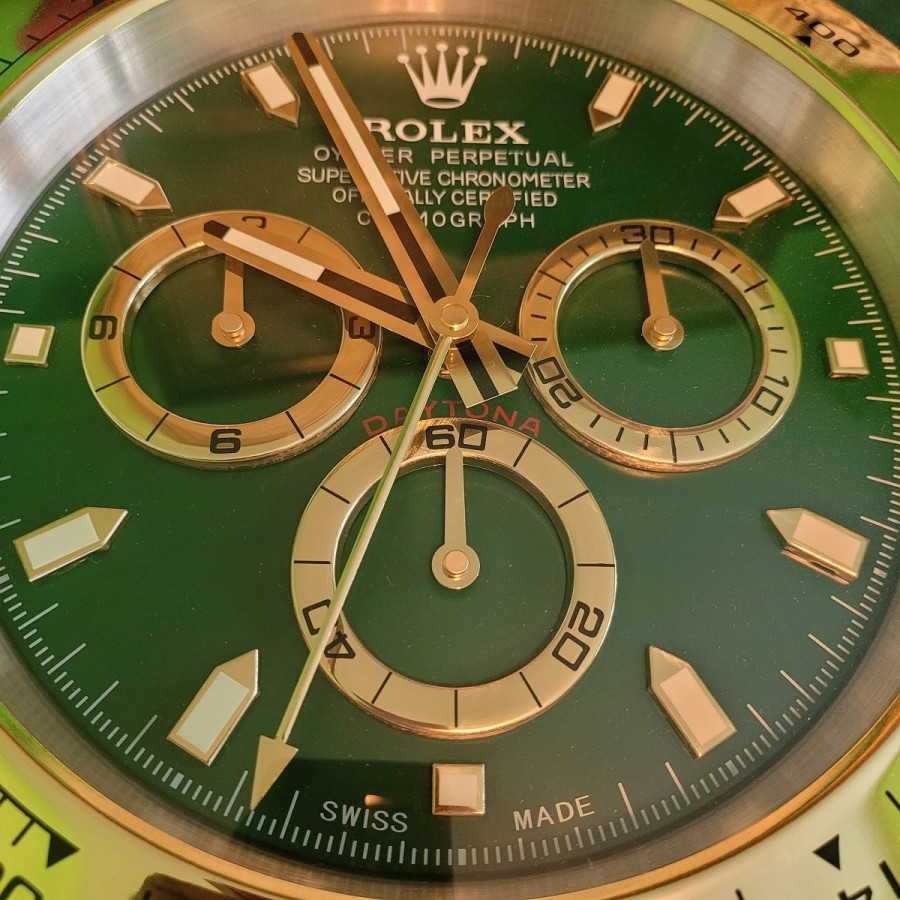ROLEX-Daytona-Haendler-Wanduhr-gold-gruen-4