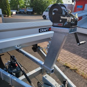 Massiver-Windenbock-mit-900kg-Seilwinde-1