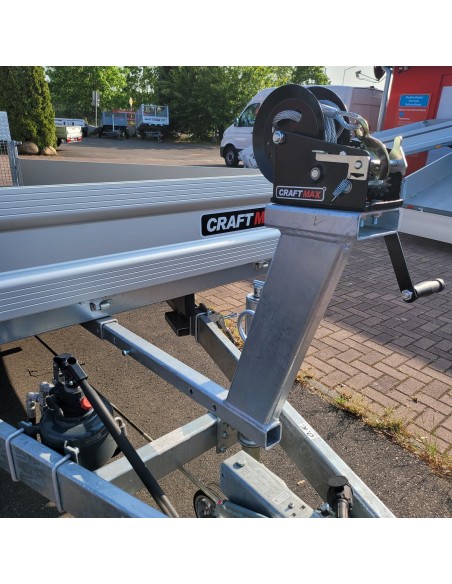 Massiver-Windenbock-mit-900kg-Seilwinde-1