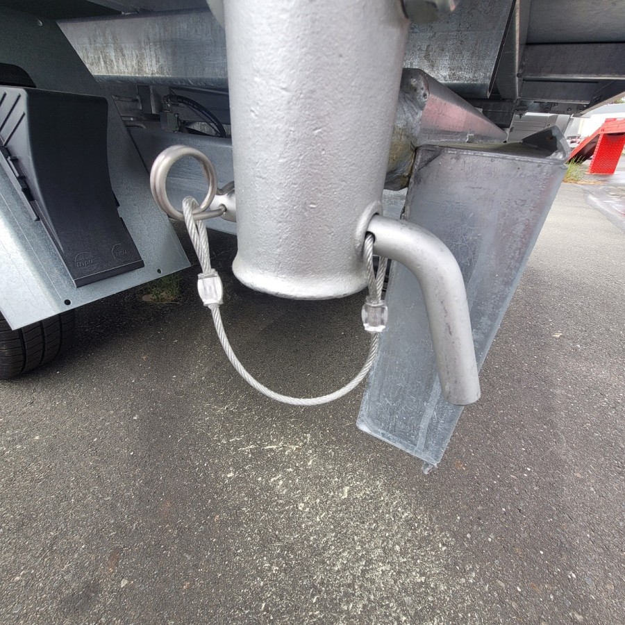 Sicherungsbolzen-Einsteckriegel-fuer-Dreiseiten-Kipper-O-14mm-1