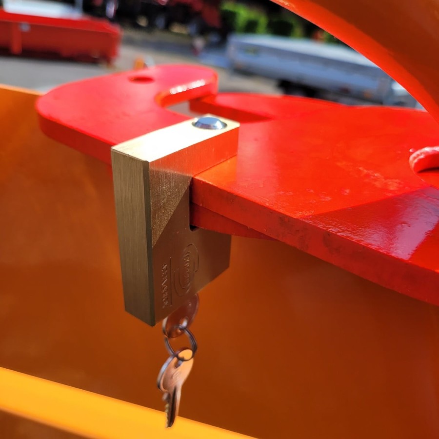 Diebstahlsicherung-fuer-Hakenlift-Abrollcontainer-Sicherheitsschloss-ASSA-ABLOY-Corbin-neon-rot-7