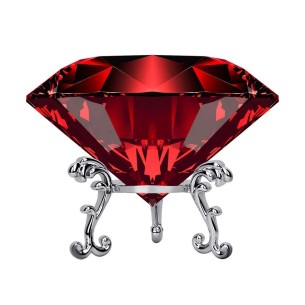 Riesiger-roter-Kristall-Diamant-Prisma-mit-verziertem-Staender-1