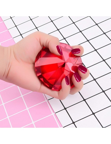 Riesiger-roter-Kristall-Diamant-Prisma-mit-verziertem-Staender-3