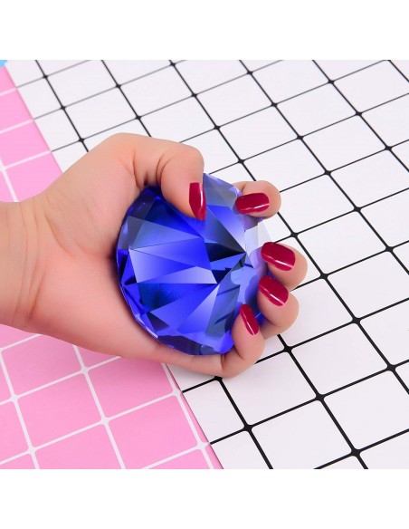 Riesiger-blauer-Kristall-Diamant-Prisma-mit-verziertem-Staender-2