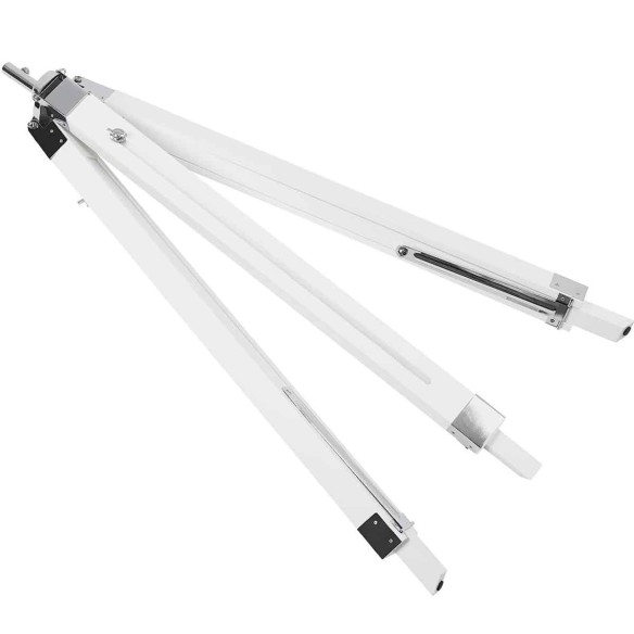 Studio-Tripod-Standleuchte-mit-Stativ-aus-Holz-verchromter-Stahl-5