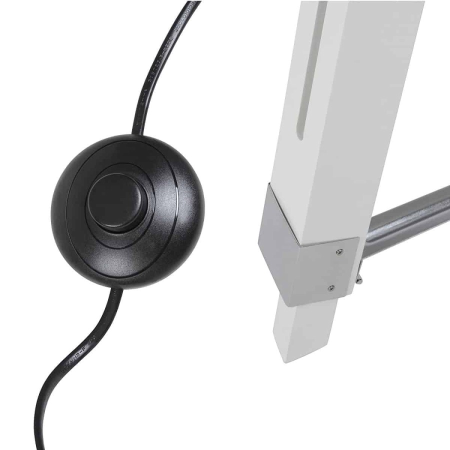 Studio-Tripod-Standleuchte-mit-Stativ-aus-Holz-verchromter-Stahl-7