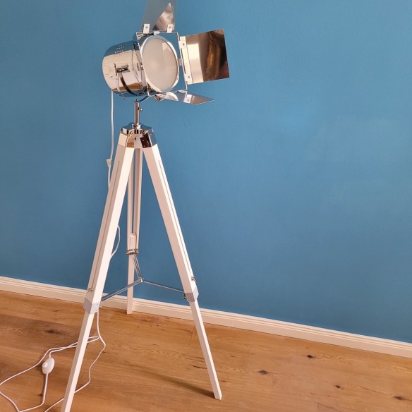 CRAFTMAX-Studio-Tripod-Standleuchte-Stativ-aus-Holz-weiss-2