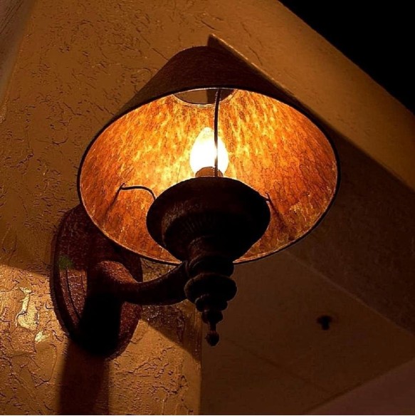 E14-LED-Gluehbirne-gold-4Watt-Design