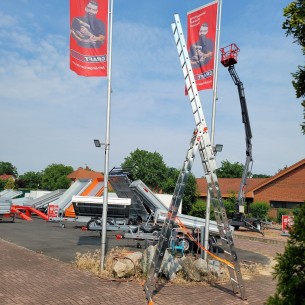 ALU-Kombileiter-Klapp-Bock-u.-Schiebeleiter-3x12-Sprossen-max.-Arbeitshoehe-9-1 2
