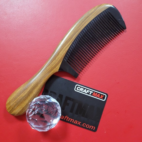 Dr.Beauty-handgefertigter-Haarkamm-natuerlichem-gruenem-Sandelholz-feine-Zaehnen-Bueffelhorn-2
