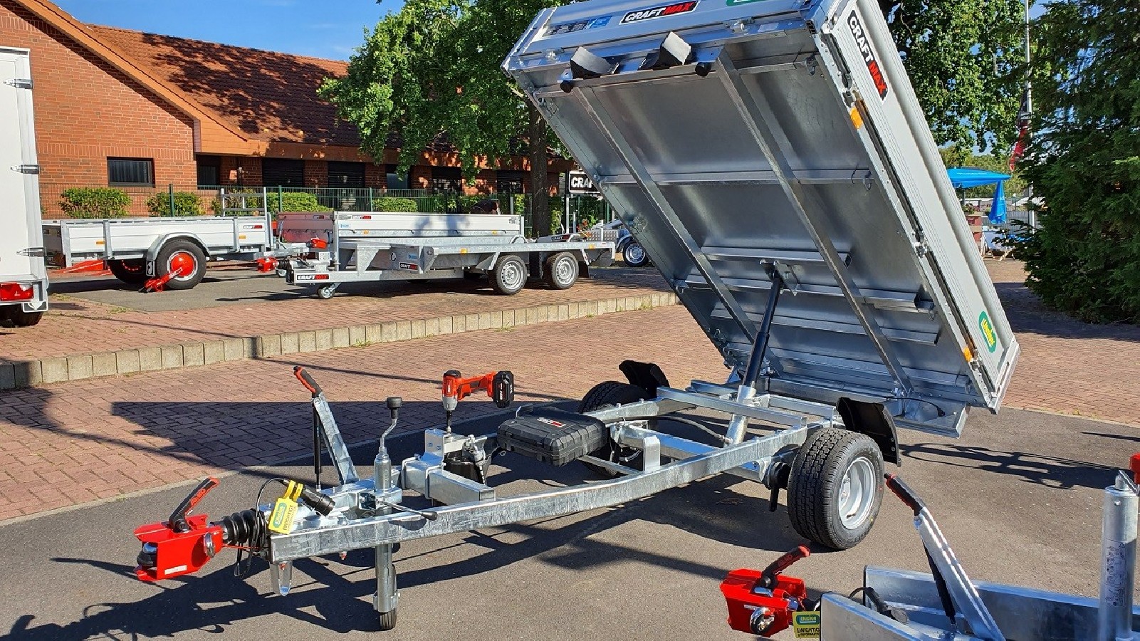 CRAFTMAX-MAGIC-1300-ALU-Heckkipper-Accu-Hydraulik-2.30x1.50m-100kmh-1
