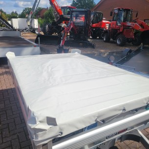PVC-Flachplane-2.30x1.50x0.50m-mit-Hutecken-fuer-pendelnd-gelagerte-Bordwandaufsaetze-1