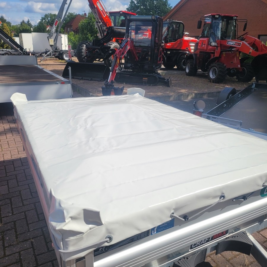 PVC-Flachplane-2.30x1.50x0.50m-mit-Hutecken-fuer-pendelnd-gelagerte-Bordwandaufsaetze-1