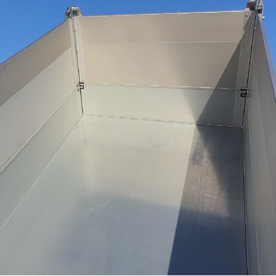 ALU-Bordwandaufsatz-mit-Pendelklappen-Hoehe-55cm-fuer-Kipper-mit-Innenmass-230x150cm-2
