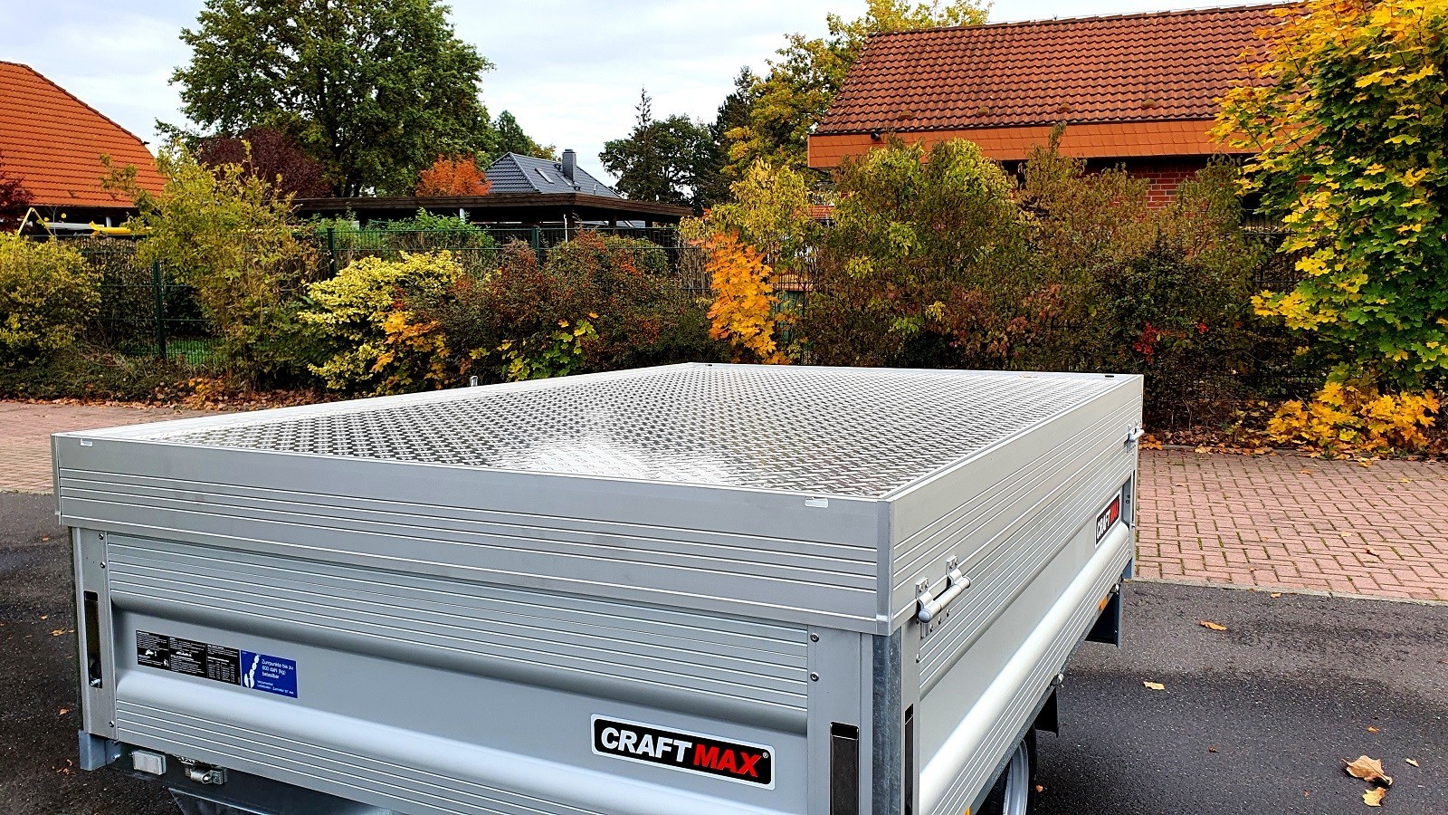 CRAFTMAX-stabiler-ALU-Deckel-fuer-PKW-Anhaenger-10