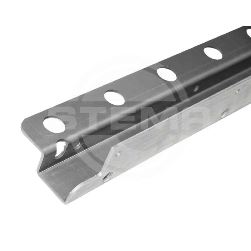 74cm-Lochprofil-fuer-Sperrstange-aus-Stahl-fuer-Autotrailer-1