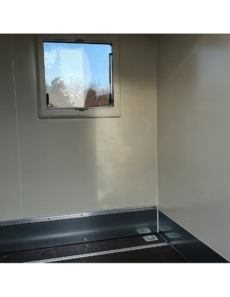 Anhaenger-Fenster-Thermo-mit-Jalousie-7