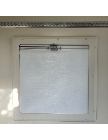 Anhaenger-Fenster-Thermo-mit-Jalousie-5