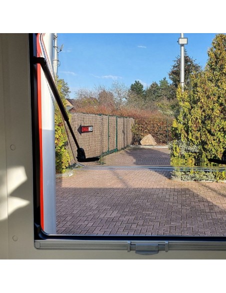 Anhaenger-Fenster-Thermo-mit-Jalousie-4