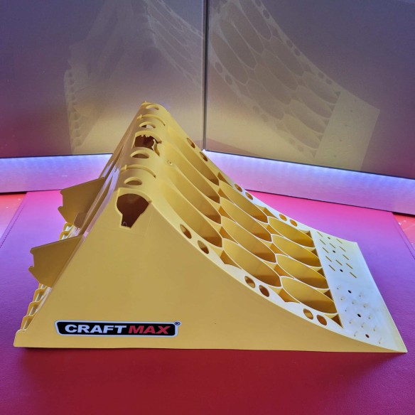 CRAFTMAX-Unterlegkeil-Bremsklotz-gelb-Kunststoff-6.5t-Baumaschinen-Transporter-LKW-1-scaled