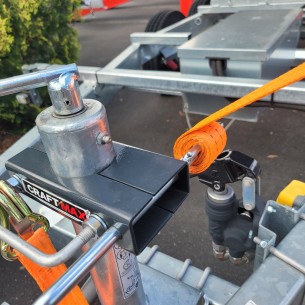 Rangiergriff-und-Spanngurtaufroller-fuer-Deichselstuetzrad-O-60mm 2
