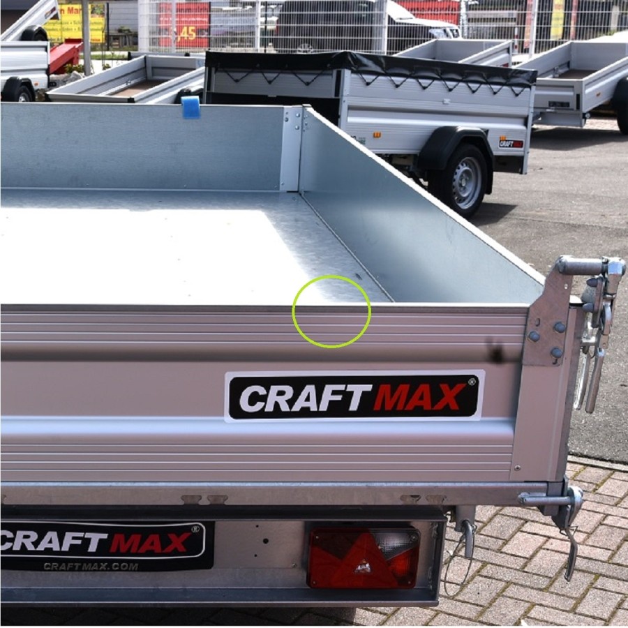 Stahlkante-auf-Aluminium-Bordwand-aufgeklebt-PKW-Anhaenger