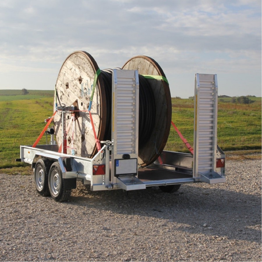 Halterung-fuer-Kabeltrommel-aus-Stahl-verzinkt-fuer-Baumaschinentransporter