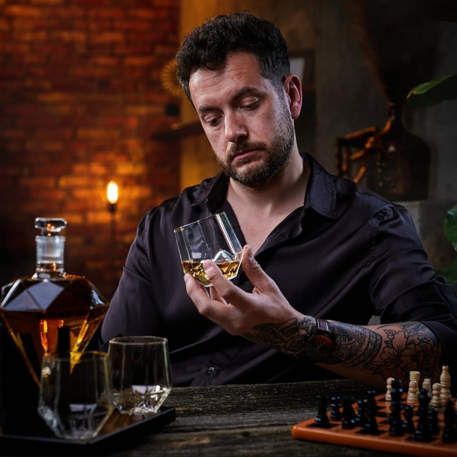 Kristall-Diamant-Whisky-Karaffe-inkl.-4-Whisky-Glaeser-4-Whisky-Steine-Ausgiesser-4