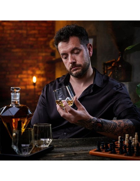 Kristall-Diamant-Whisky-Karaffe-inkl.-4-Whisky-Glaeser-4-Whisky-Steine-Ausgiesser-4