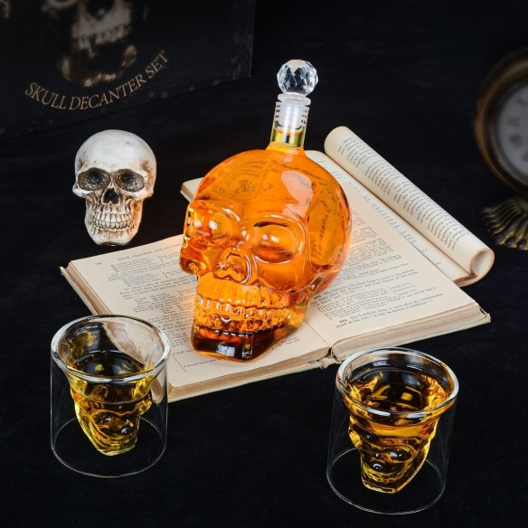 Totenkopf-Whisky-Glaeser-und-Karaffe-550ml-Dekantierflasche-im-Geschenkset-4