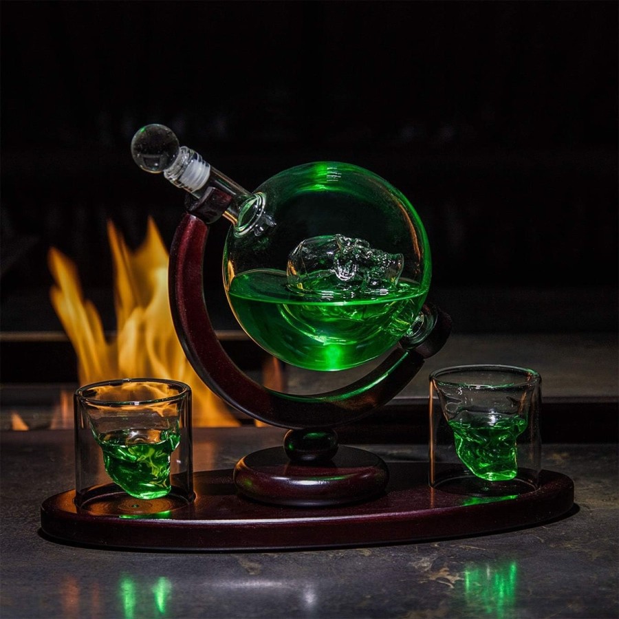 Totenkopf-Whisky-Glaeser-Glaskugel-Karaffe-Holztablett-Geschenkset-5
