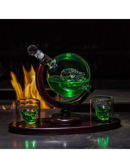 Totenkopf-Whisky-Glaeser-Glaskugel-Karaffe-Holztablett-Geschenkset-5