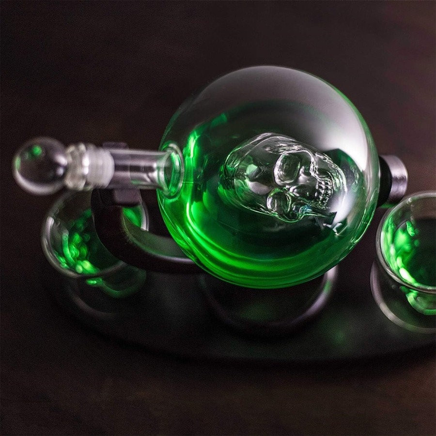 Totenkopf-Whisky-Glaeser-Glaskugel-Karaffe-Holztablett-Geschenkset-4