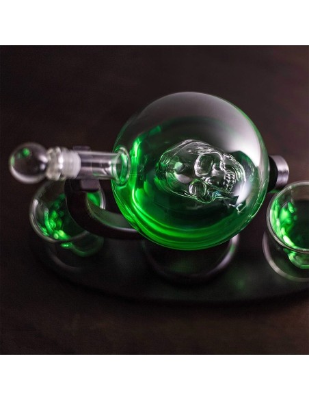 Totenkopf-Whisky-Glaeser-Glaskugel-Karaffe-Holztablett-Geschenkset-4