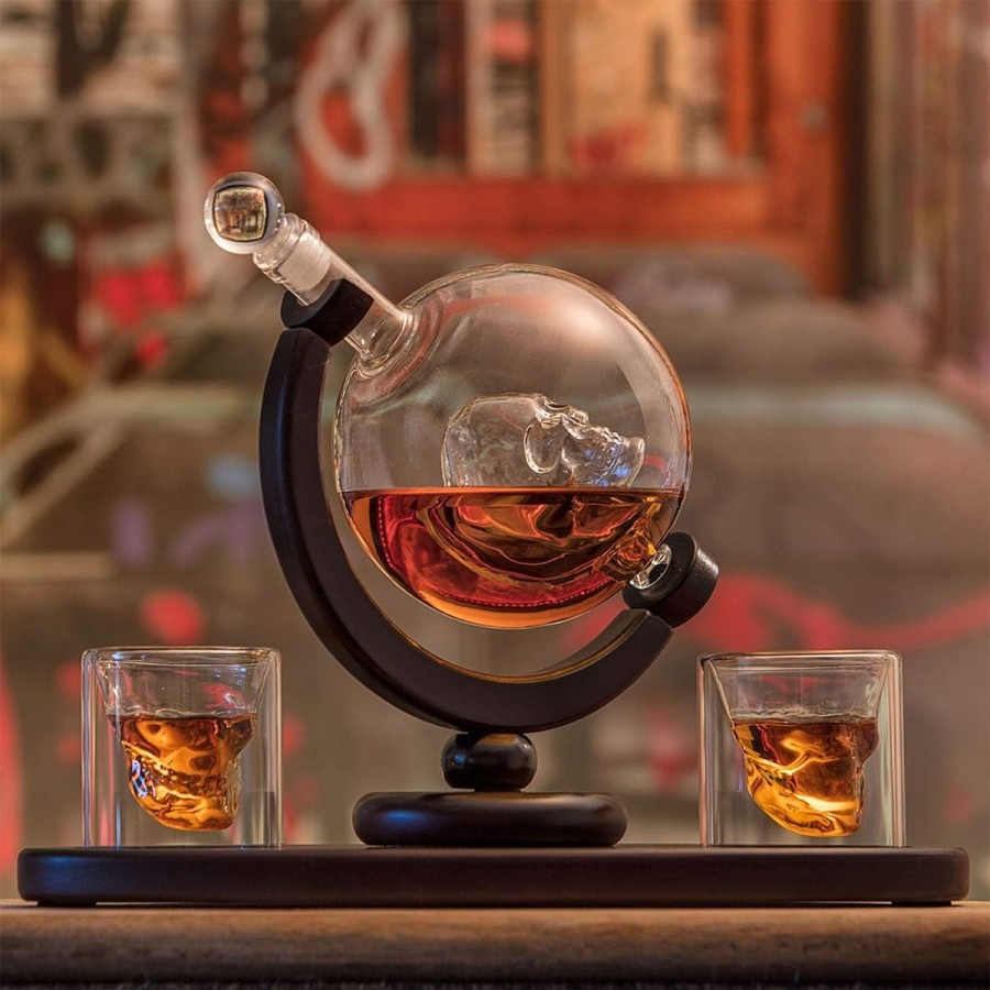 Totenkopf-Whisky-Glaeser-Glaskugel-Karaffe-Holztablett-Geschenkset-3