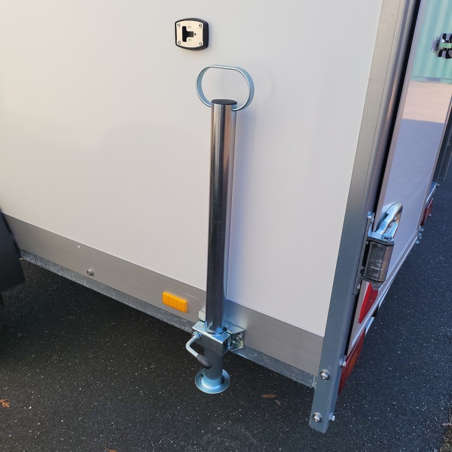 CRAFTMAX-P-BOX-Kofferanhaenger-GFK-gebremst-1300kg-2-Fluegeltueren-305×157×184cm-5