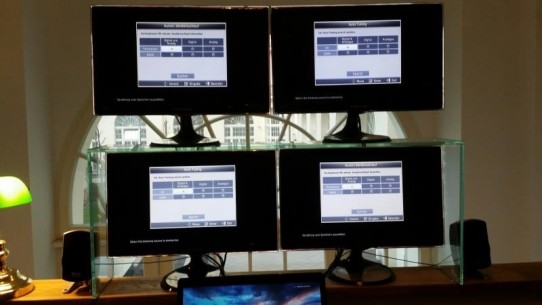 matrox-quad-screen-trading-multimonitor-full-hd-tv-tuner-1