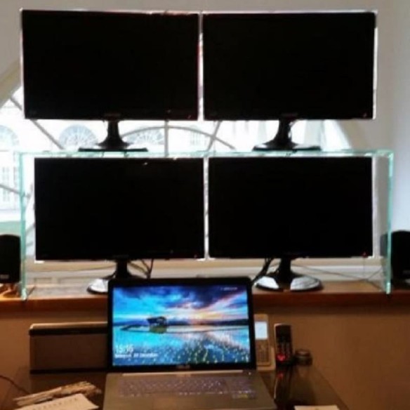 matrox-quad-screen-trading-multimonitor-full-hd-tv-tuner