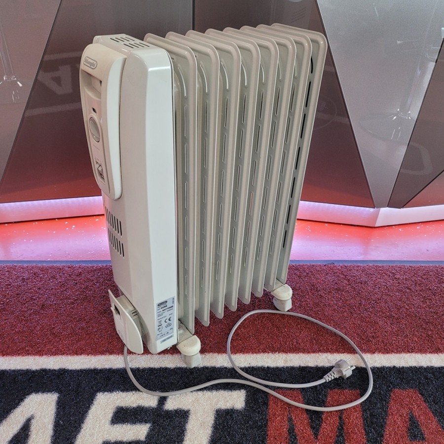 DeLonghi®-Oelradiator-KH770920-mit-Thermostat-Elektroheizung-230V-Heizkoerper-8-Heizrippen-3-Heizstufen-bis-zu-2000-Watt